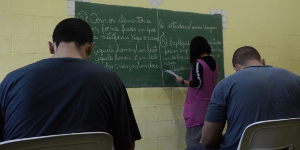 Sala de aula da Fundação CASA, unidade Morro Azul em Limeira. Fonte