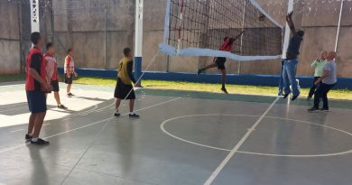 Jovens e servidores do CASA Marília participam de amistoso de vôlei