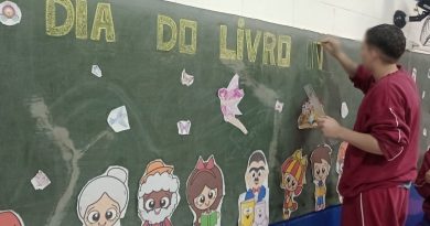 Jovens do CASA Anita Garibaldi celebram Dia do Livro Infantil
